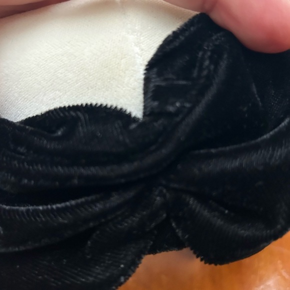 Vintage Black and White pillbox Hat- open top- bow at- black and white velvet - Picture 5 of 7